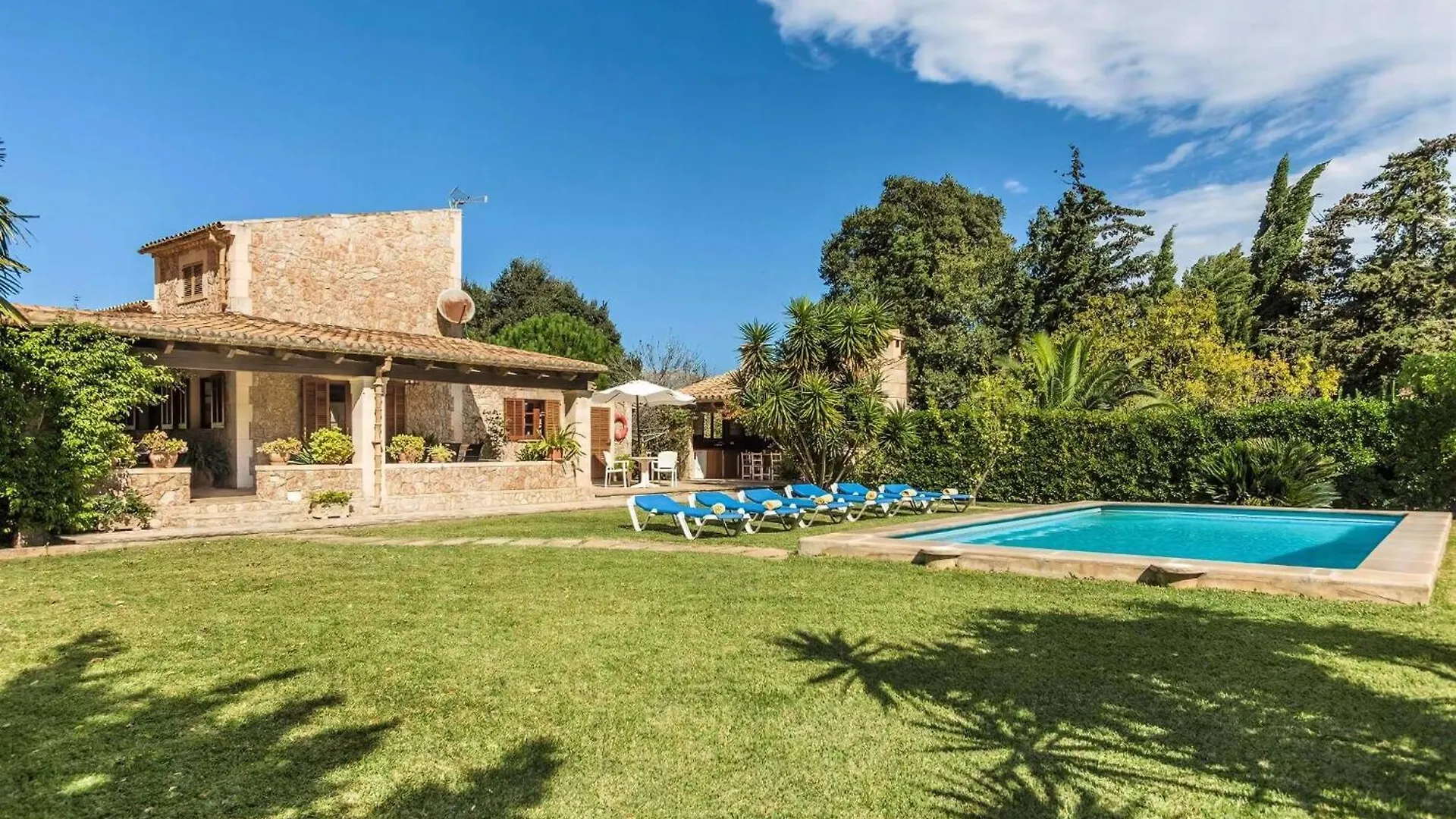 Delightful Mallorca Villa Colonya 3 Bedrooms Amazing Mountain Countryside Views Puerto De Pollensa