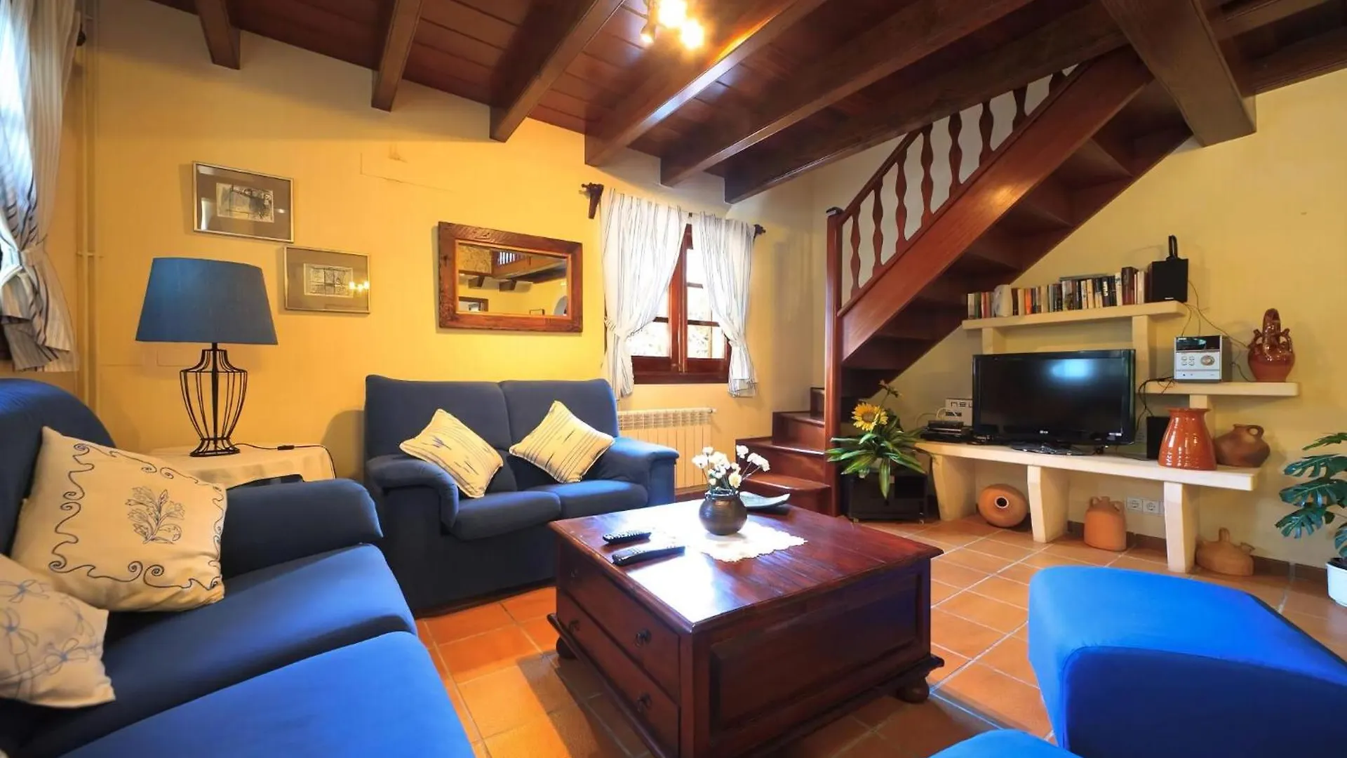 Delightful Mallorca Villa Colonya 3 Bedrooms Amazing Mountain Countryside Views Puerto De Pollensa contacts